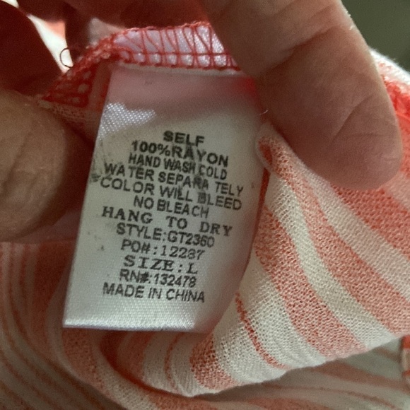 NWT Coral and White Top by Glam - Large - Picture 6 of 6